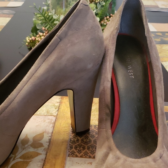 Shoes - Picture 3 of 3